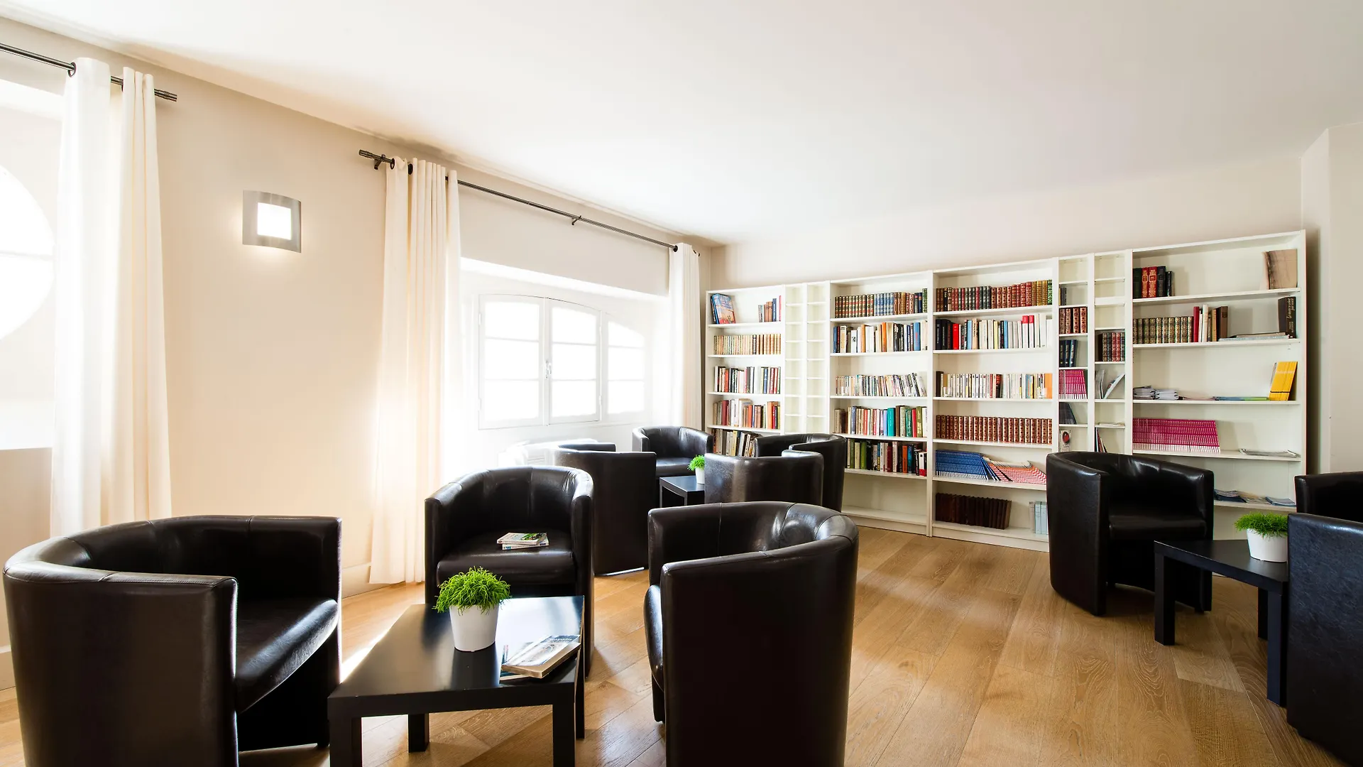 Hotel Atrium Lourdes 3*,  France